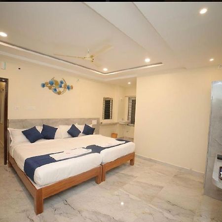 Sri Ganesh Residency Hotell Tirupati Exteriör bild