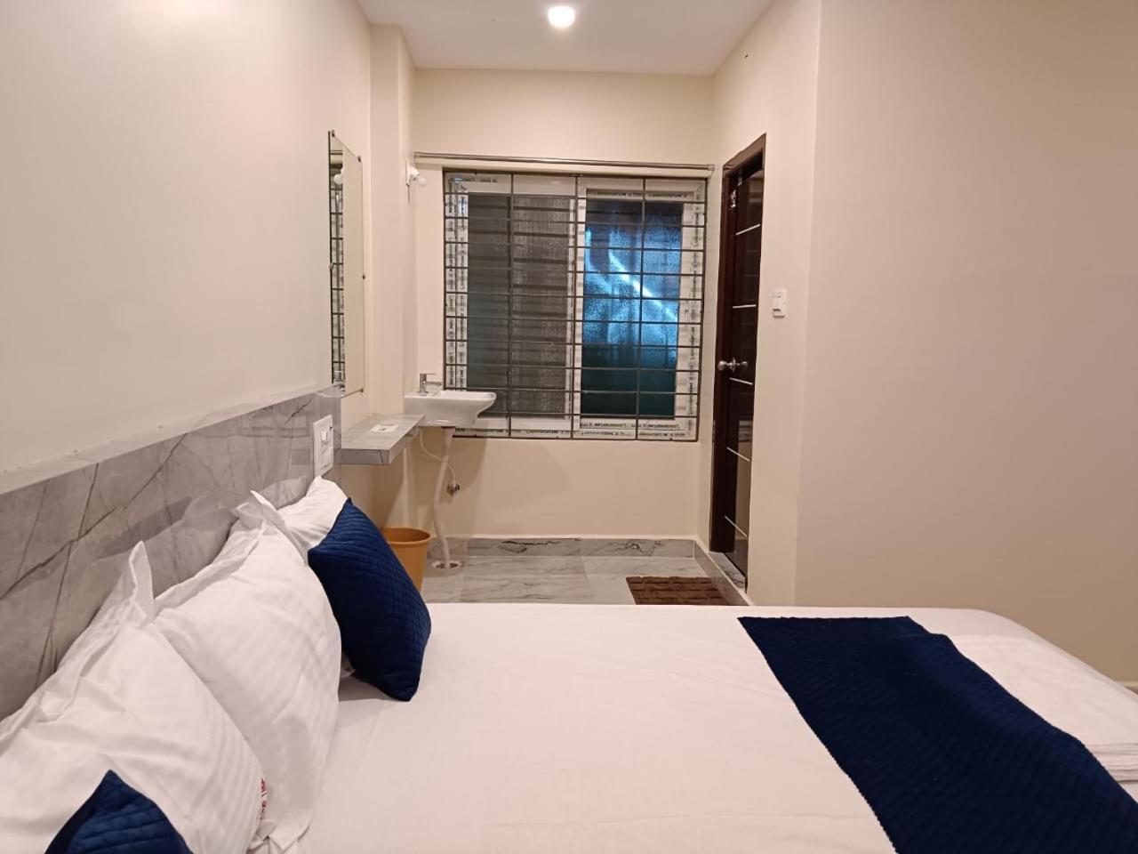 Sri Ganesh Residency Hotell Tirupati Exteriör bild