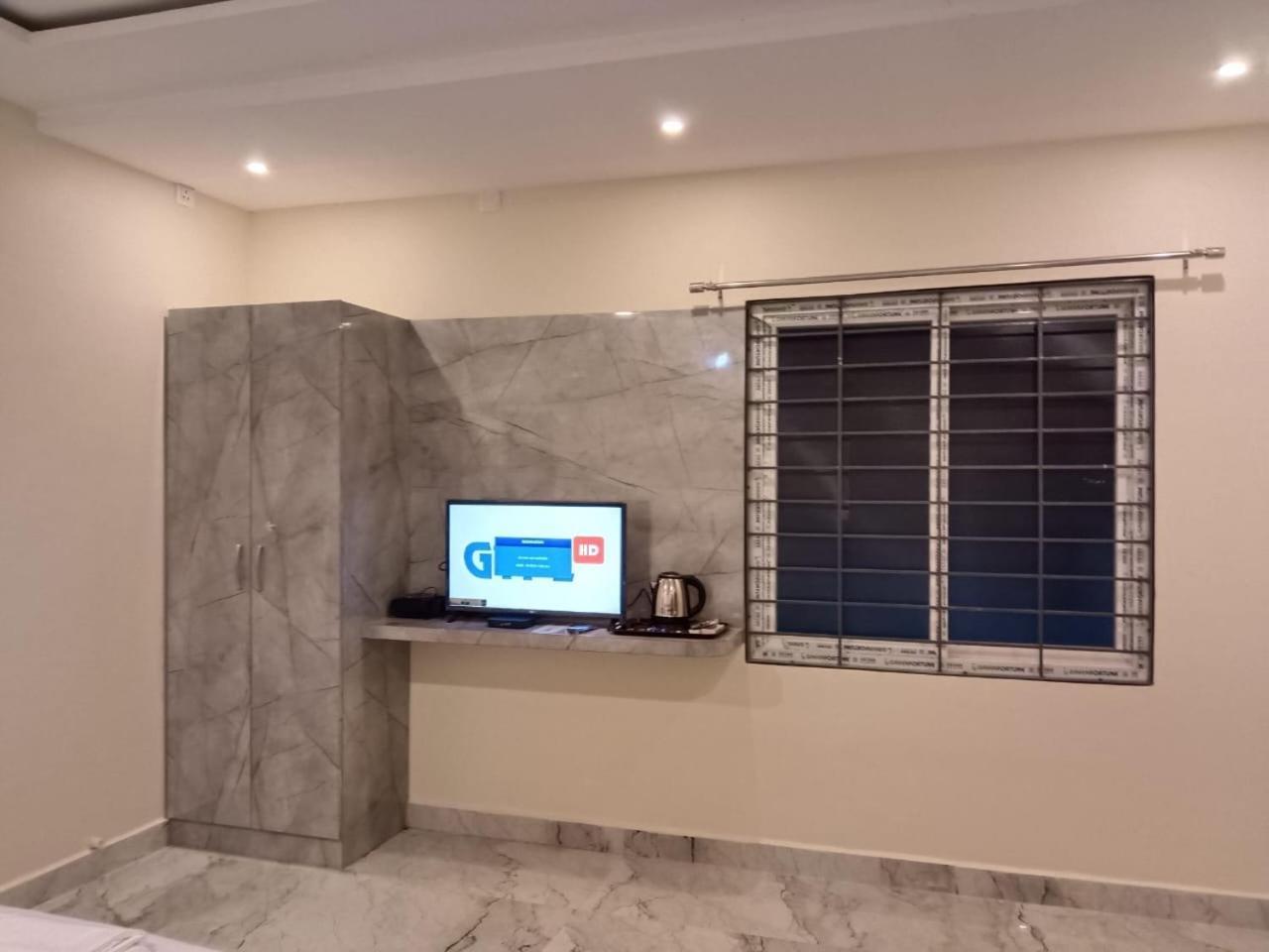 Sri Ganesh Residency Hotell Tirupati Exteriör bild