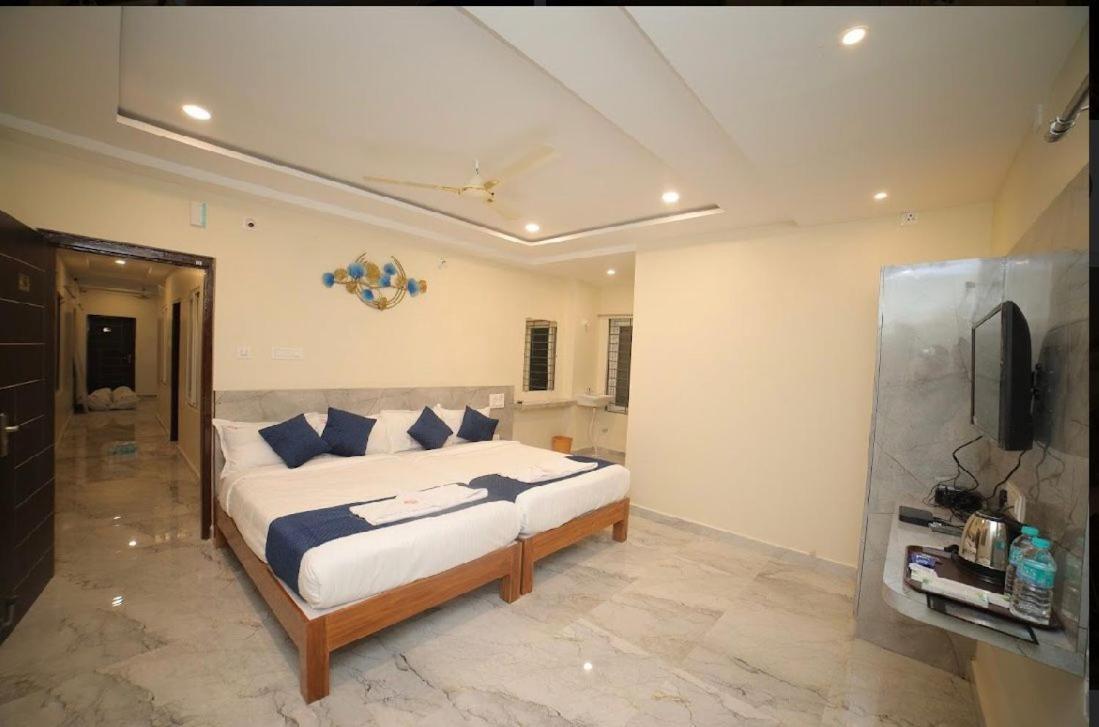Sri Ganesh Residency Hotell Tirupati Exteriör bild