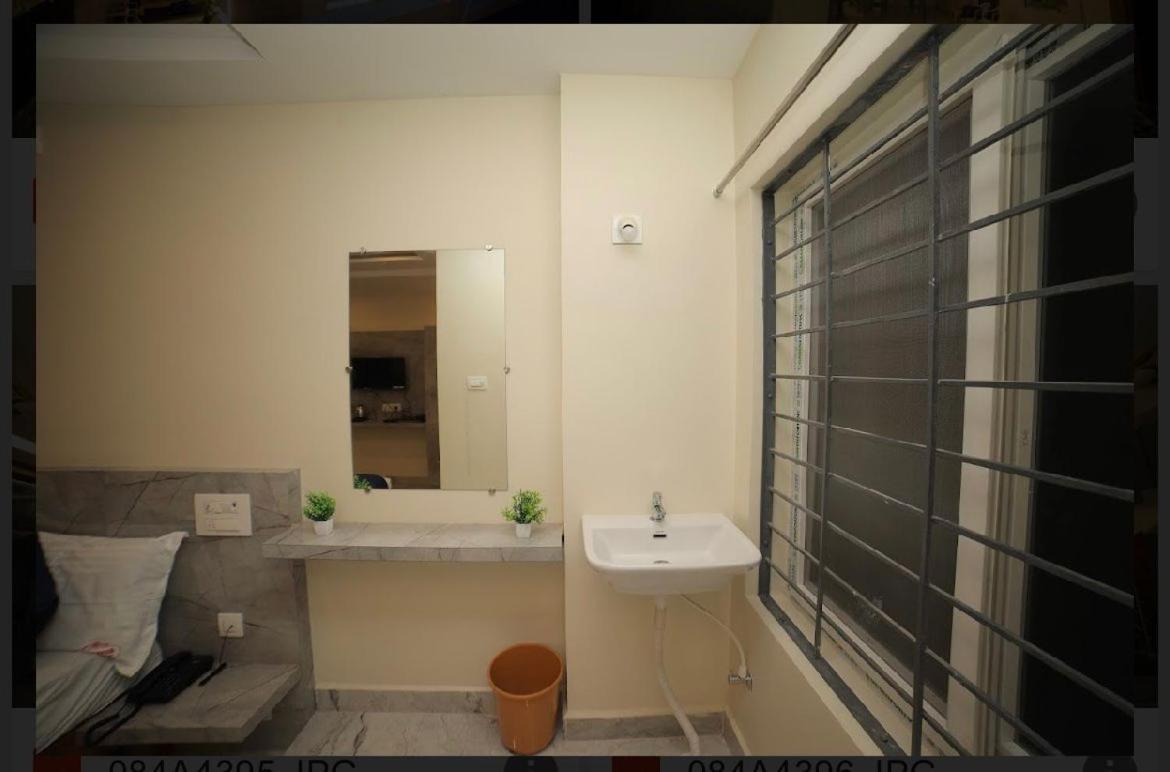 Sri Ganesh Residency Hotell Tirupati Exteriör bild