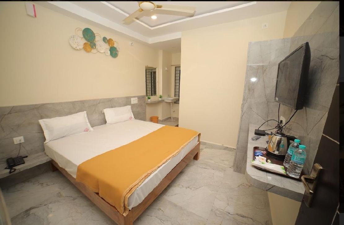 Sri Ganesh Residency Hotell Tirupati Exteriör bild
