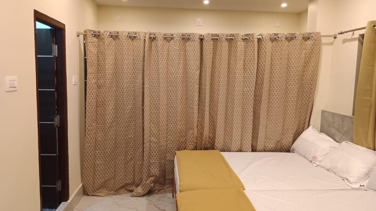 Sri Ganesh Residency Hotell Tirupati Exteriör bild